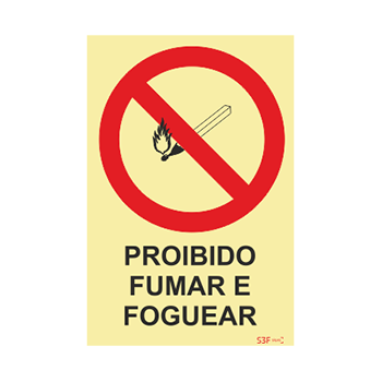 Sinal proibido fumar e foguear